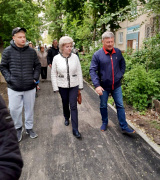 Встреча главы администрации Ленинского района Лады Мокроусовой с жителями дома № 15 по ул. Куприянова