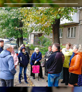 15 октября во дворе дома №2 Пр. Строителей состоялась встреча жителей с  представителями управляющей компании ООО «АТСЖ».