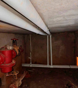 по адресу: ул. Тархова  дом №21 выполнен капитальный ремонт лежаков центрального отопления в подвальном помещении.