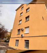 В жилом доме №18 по ул. Ломоносова произведено утепление торцевой стены подъезда 1 и 4.